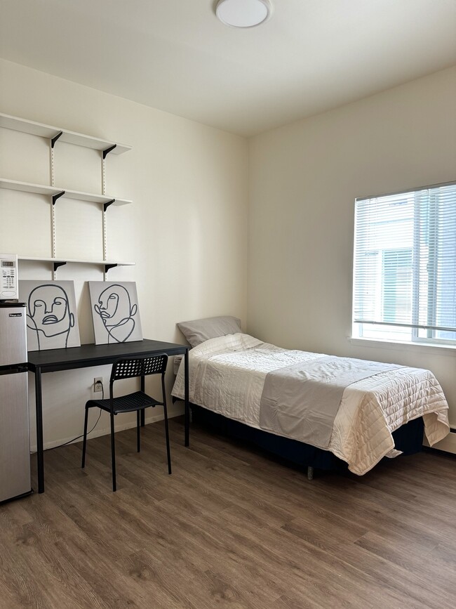 5042 11th Ave NE, Unit 39