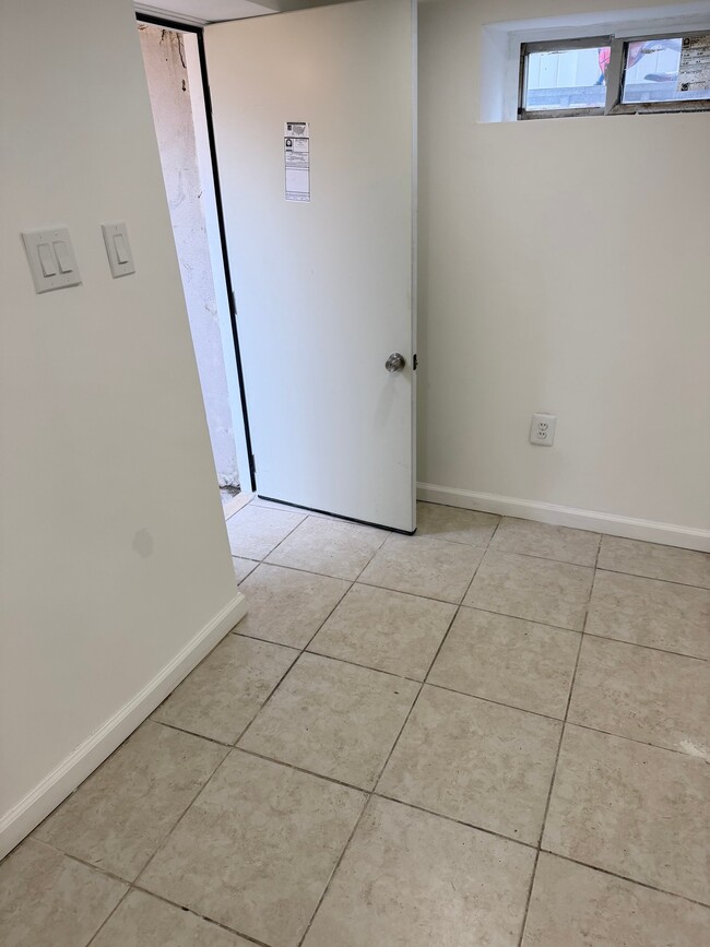 241 241st St, Unit 1