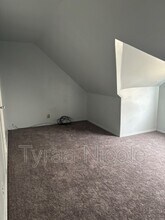 21604 Moross Rd in Grosse Pointe, MI - Building Photo - Building Photo