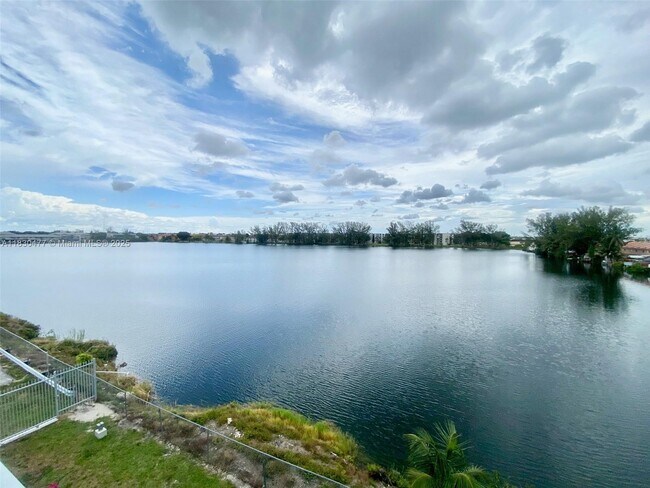 9911 W Okeechobee Rd in Hialeah, FL - Building Photo - Building Photo