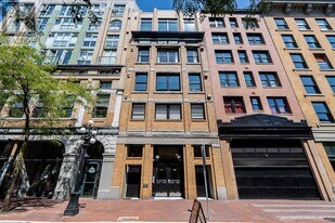 27 Alexander St in Vancouver, BC - Building Photo