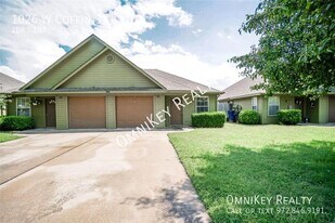 1026 W Coffin St in Denison, TX - Building Photo