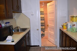 1223 Beacon St in Brookline, MA - Building Photo