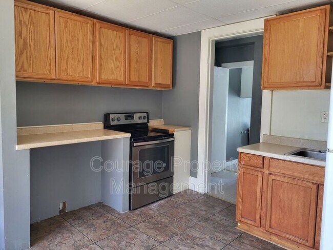 917 Lake St in Elmira, NY - Building Photo - Building Photo