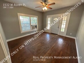 1532 W Ashby Pl in San Antonio, TX - Building Photo - Building Photo