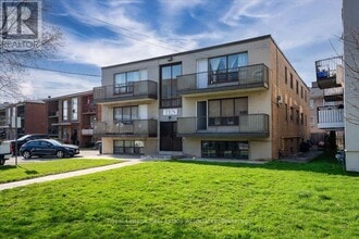 10 Wasdale Crescent in Toronto, ON - Building Photo - Building Photo