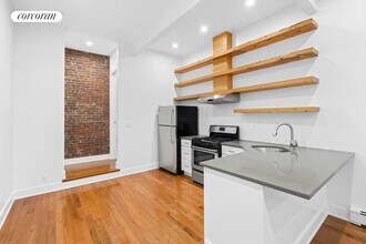 94 Waverly Ave in Brooklyn, NY - Building Photo - Building Photo