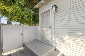 513 E 55th St in Long Beach, CA - Building Photo - Building Photo