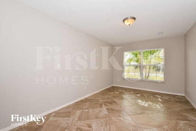 915 NE 36th Terrace in Cape Coral, FL - Building Photo - Building Photo