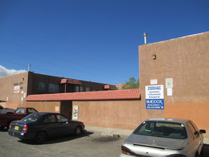 Zodiac Apartments in Albuquerque, NM - Foto de edificio - Building Photo