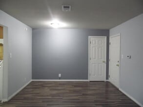 1023 N Broadway in Lexington, KY - Building Photo - Building Photo