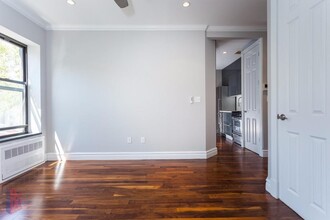 1590 Lexington Ave in New York, NY - Building Photo - Building Photo