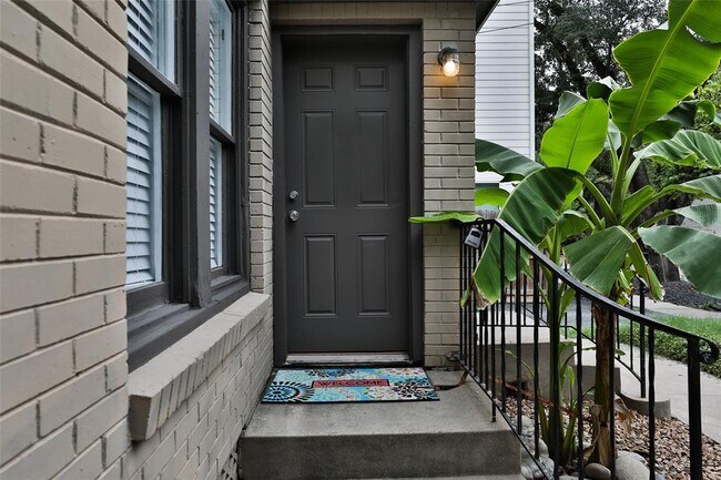 4512 Mt Vernon St photo'