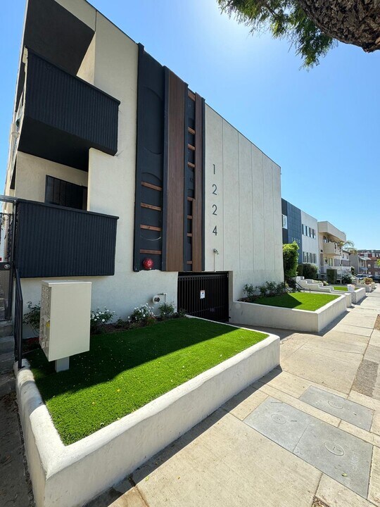1224 N Formosa in Los Angeles, CA - Foto de edificio