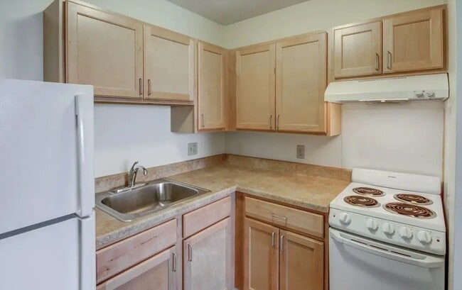 property at 201 W Delaware St