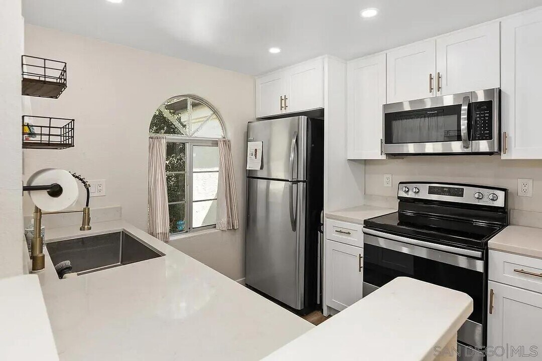 767 Eastshore Terrace in Chula Vista, CA - Building Photo