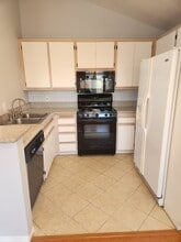 21415 S Vermont Ave, Unit 35 in Torrance, CA - Building Photo - Building Photo