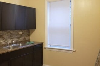 638 E 92nd St, Unit 1 in Chicago, IL - Foto de edificio - Building Photo