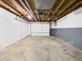 131 S Crescent Ave in Independence, MO - Building Photo