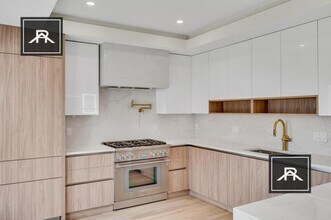 75 Thorndike St in Brookline, MA - Building Photo - Building Photo