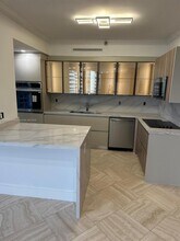 19500 Turnberry Way in Miami, FL - Foto de edificio - Building Photo