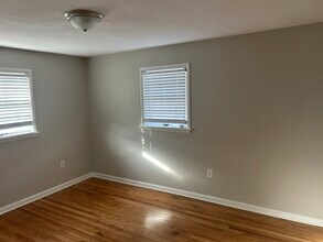 2328 Farnsley Rd in Louisville, KY - Building Photo - Building Photo