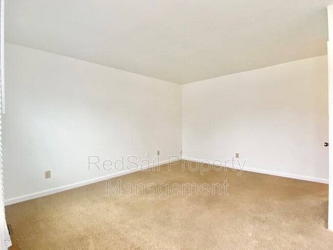 180 Lori Cir in Newport News, VA - Building Photo - Building Photo