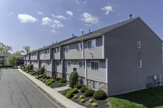 Sussex at Gramercy Park in Nanuet, NY - Building Photo - Building Photo