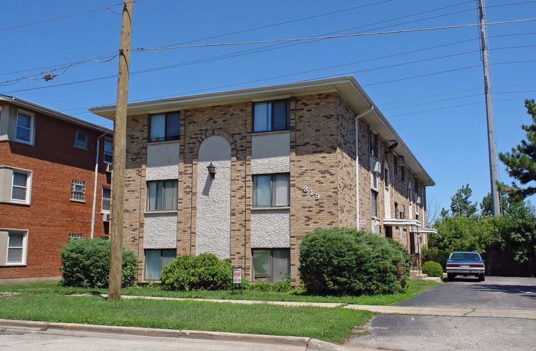 319 Bluff Ave in La Grange, IL - Building Photo