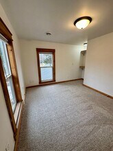 4 Grove St-Unit -c5b6b9de-daa4-11ef-81ce-0246e0994709 in Evansville, WI - Building Photo - Building Photo