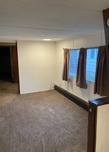 2006 E Prospect Rd in Ashtabula, OH - Building Photo - Building Photo