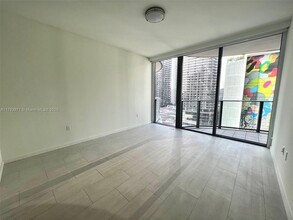 1000 Brickell Plz, Unit 1912 in Miami, FL - Building Photo - Building Photo