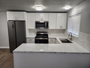 819 E 2nd St, Unit 4 in Aberdeen, WA - Foto de edificio - Building Photo