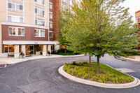 Autumn Green at Wright Campus in Chicago, IL - Foto de edificio - Building Photo