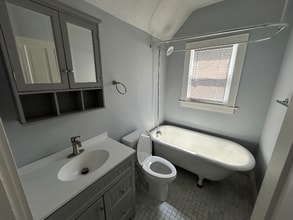 4345 Center St in Willoughby, OH - Building Photo - Building Photo