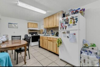 121 W 255 S in Orem, UT - Foto de edificio - Building Photo