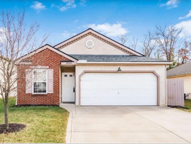 2844 Sussex Pl Dr in Grove City, OH - Building Photo