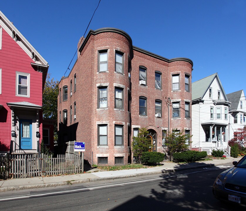 40 Cedar Street in Somerville, MA - Building Photo