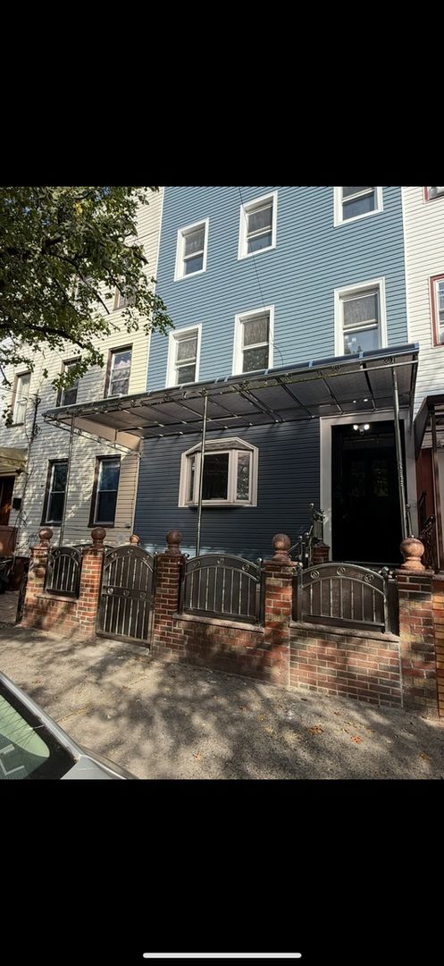 189 Sheridan Ave in Brooklyn, NY - Building Photo - Building Photo