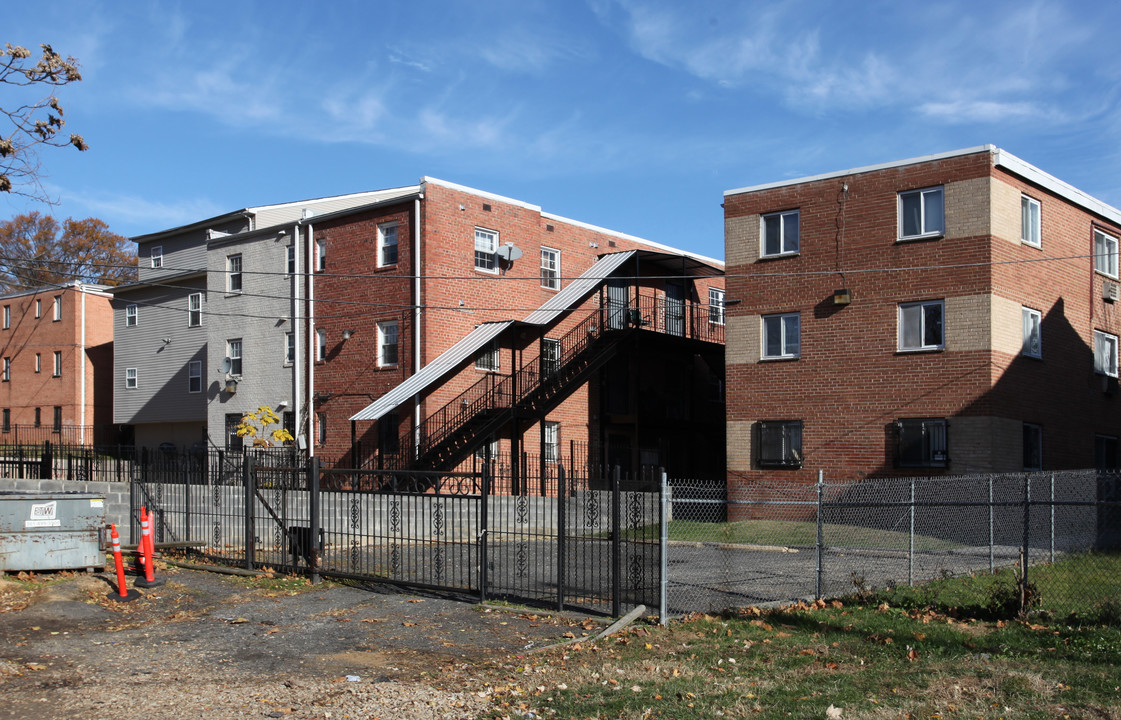 610 Eastern Ave NE in Washington, DC - Building Photo