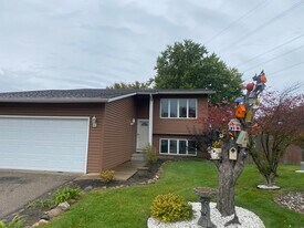 4411 Slater Rd in Eagan, MN - Building Photo