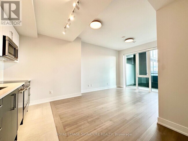 664 Spadina Ave. in Toronto, ON - Building Photo - Building Photo