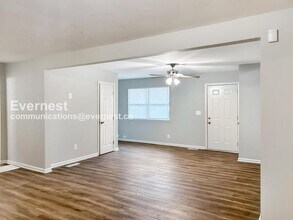 2086 Fairburn Rd SW in Atlanta, GA - Building Photo - Building Photo