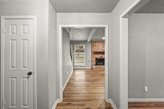 17410 Spicewood Springs Ln in Spring, TX - Foto de edificio - Building Photo