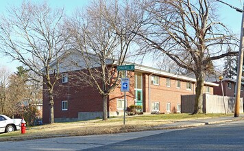 1 Snow Rd in North Grafton, MA - Foto de edificio - Building Photo