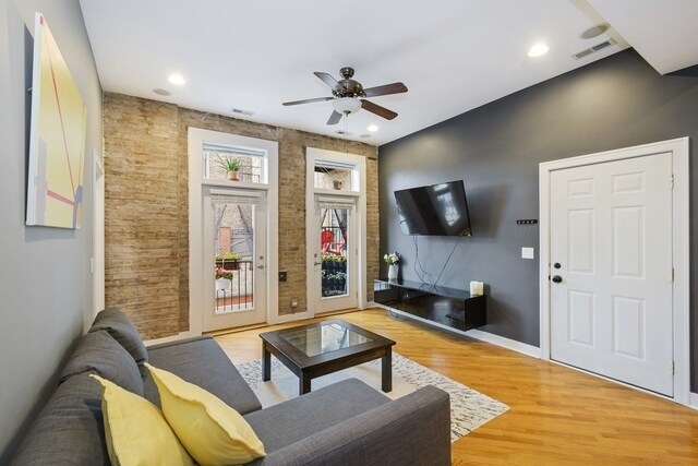 1351 N Ashland Ave in Chicago, IL - Building Photo - Building Photo