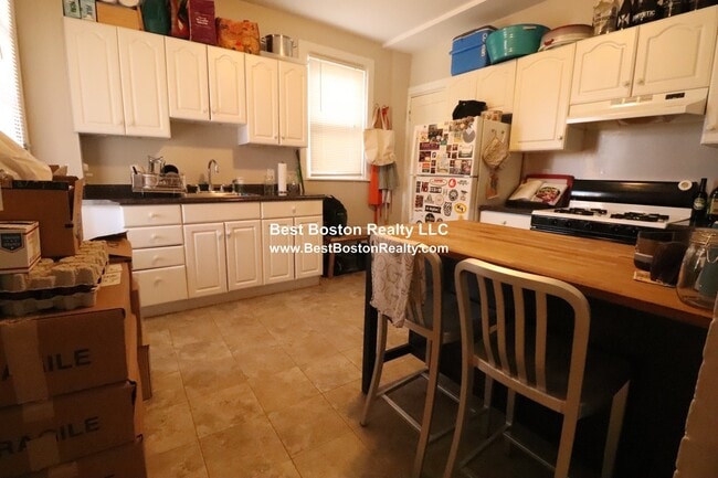 63 Dana St, Unit 8 in Cambridge, MA - Building Photo - Building Photo