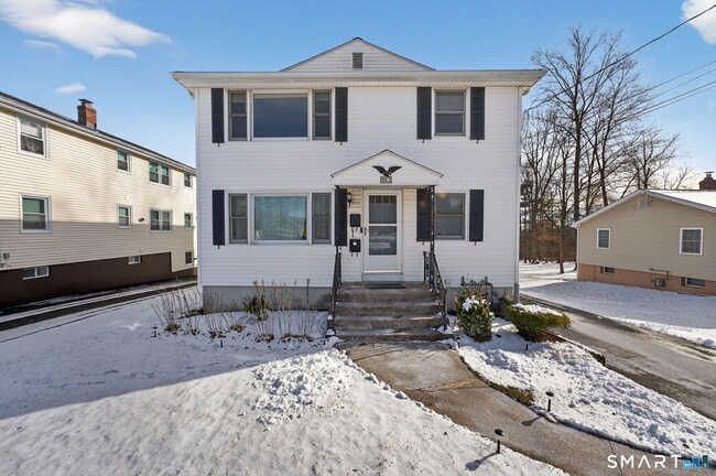 985 Slater Rd in New Britain, CT - Building Photo - Building Photo