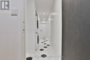 612 Gerrard St E in Toronto, ON - Building Photo