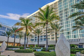 6801 Collins Ave in Miami Beach, FL - Building Photo - Building Photo